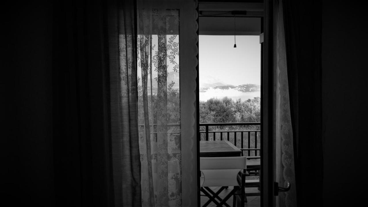 Victoria'S Summer House Lixouri Exteriér fotografie